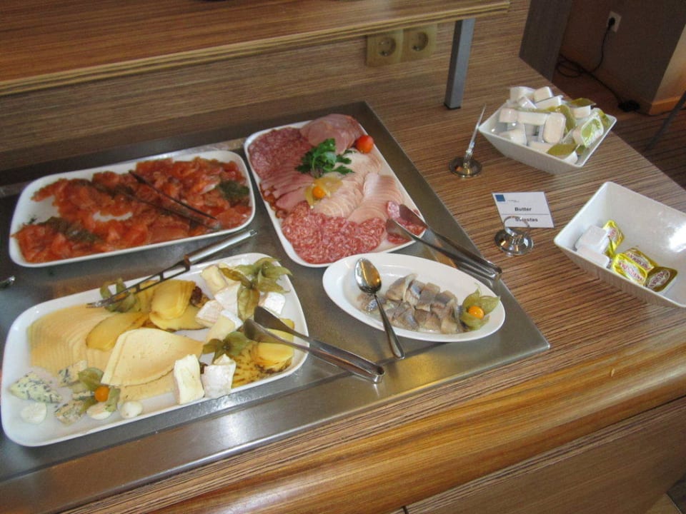 Käse, Wurst und Fisch am Büffet Hotel Novotel Vilnius