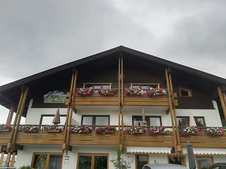 Außenansicht Gästehaus Wiesengrund - daHEIM auf der Riezler Höh'!