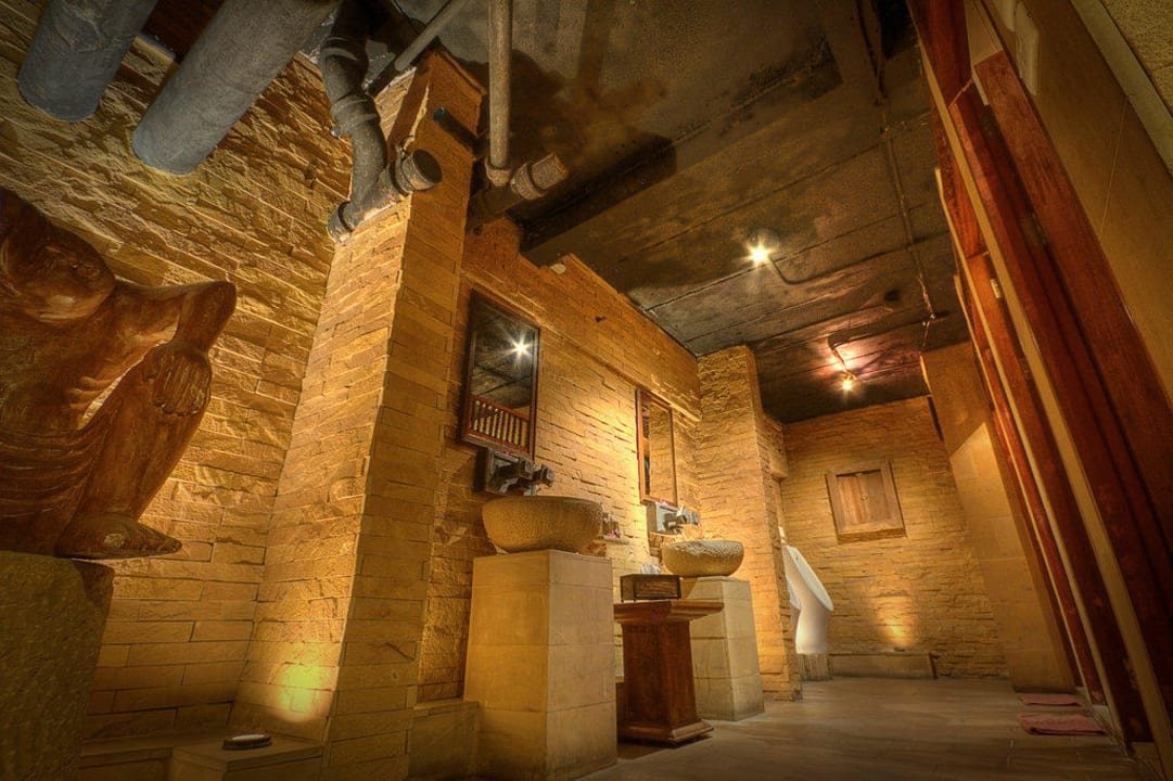 Die Gruft-Toilette des Pool-Bereichs Avani Pattaya Resort