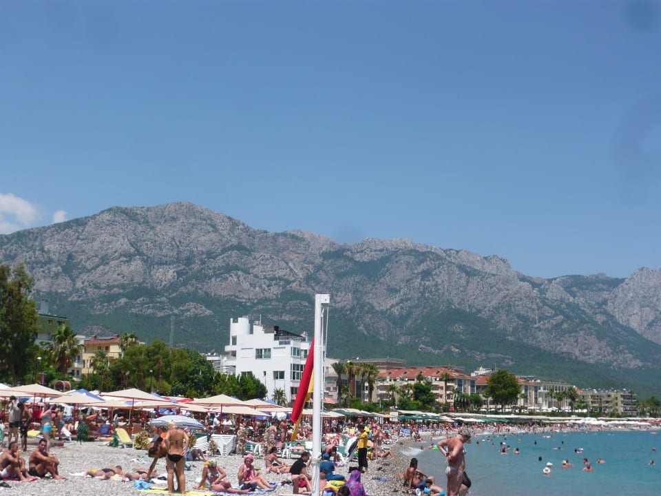 Nebenan öffentlicher Strand İmperial Turkiz Resort Hotel