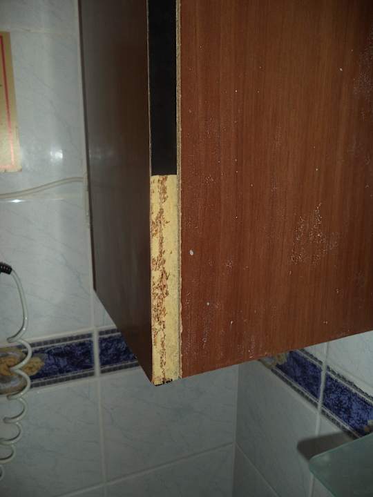 Spiegelschrank im Bad Hotel Ideal Beach