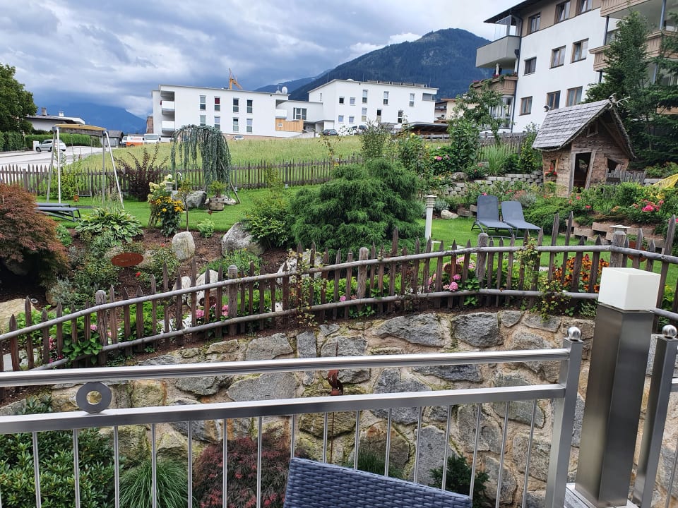 Gartenanlage Hotel Landhaus Zillertal