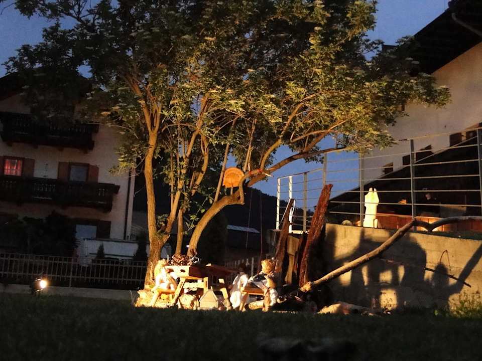 Kunstausstellung im Garten Hotel Edy Gasthof