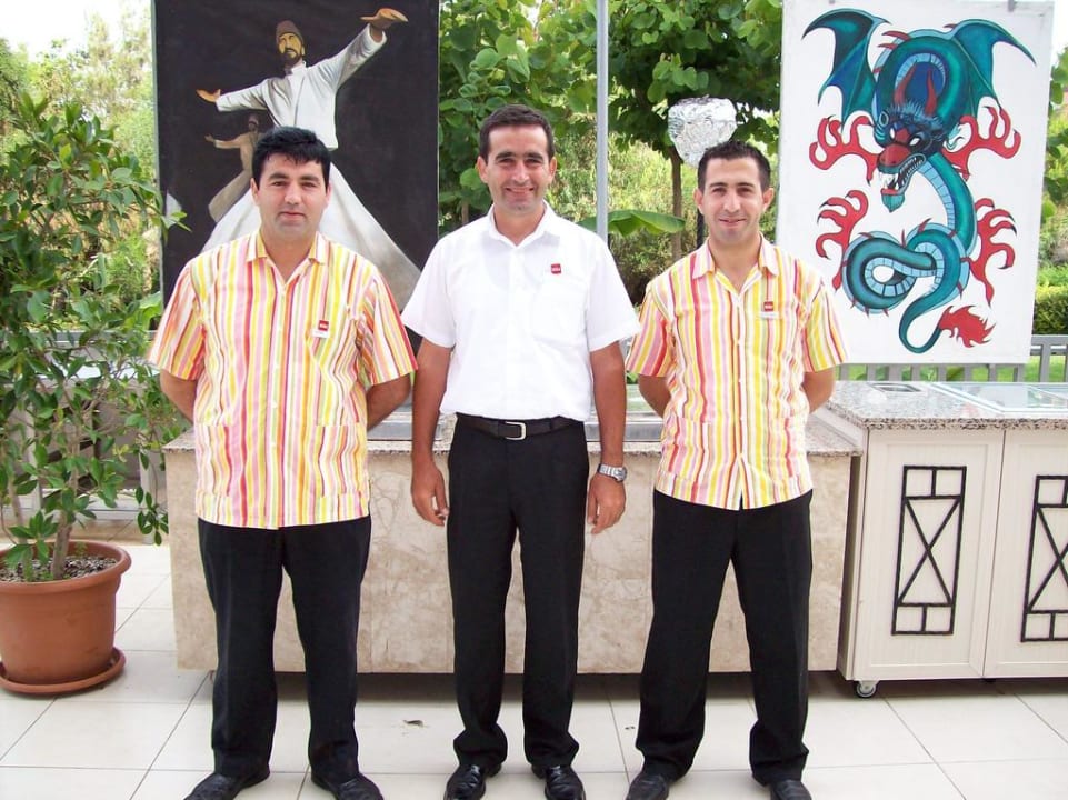 Unsere netten Kellner im Hauptrestaurant Kaya Belek Hotel