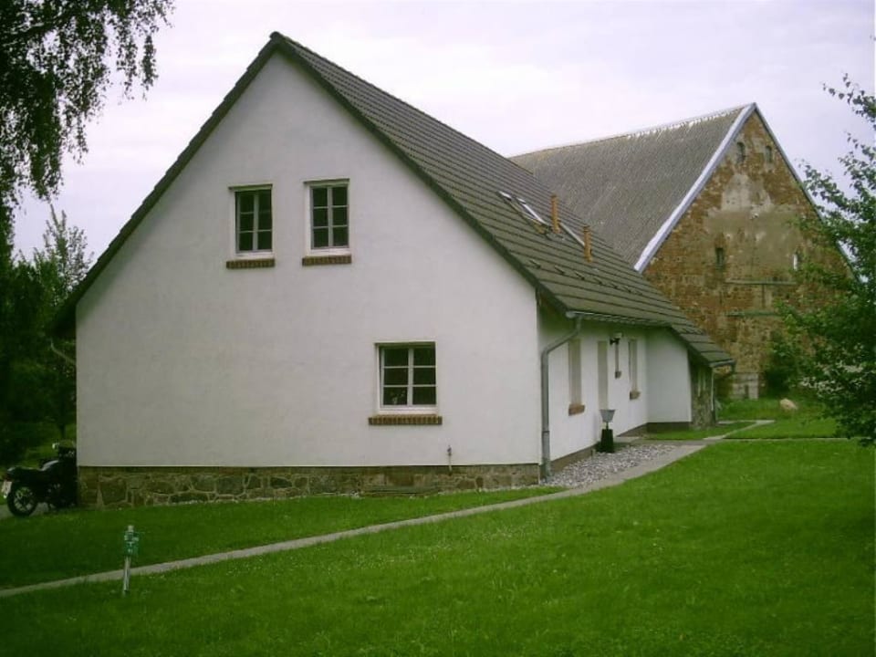 Neubau mit Wohntrakt Bikerhotel Das Gutshaus