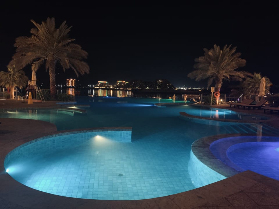 Pool DoubleTree by Hilton Resort & Spa Marjan Island