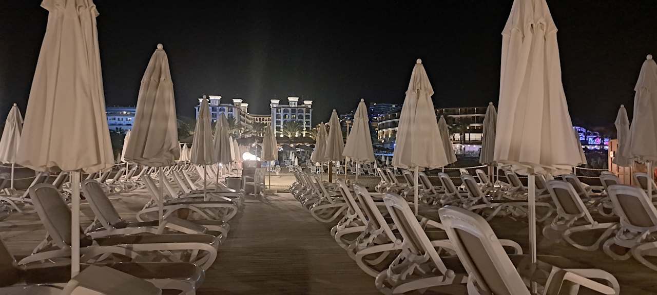 Strand Quattro Beach Spa & Resort