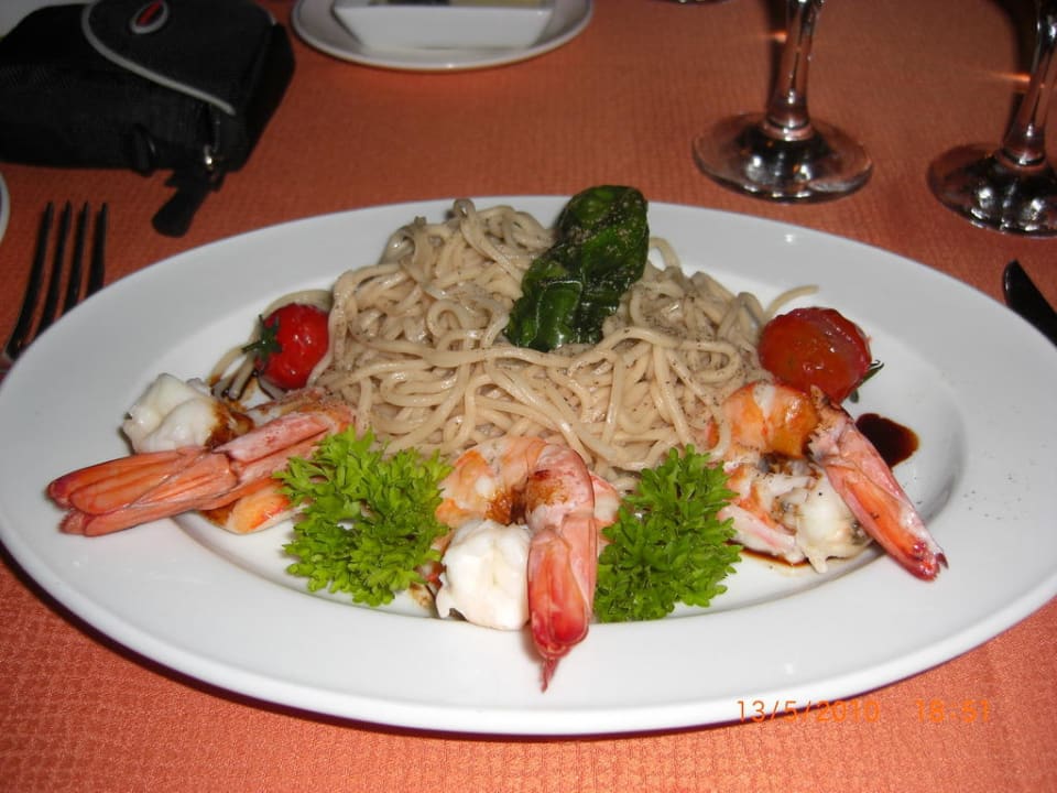 Top Essen Lara Barut Collection