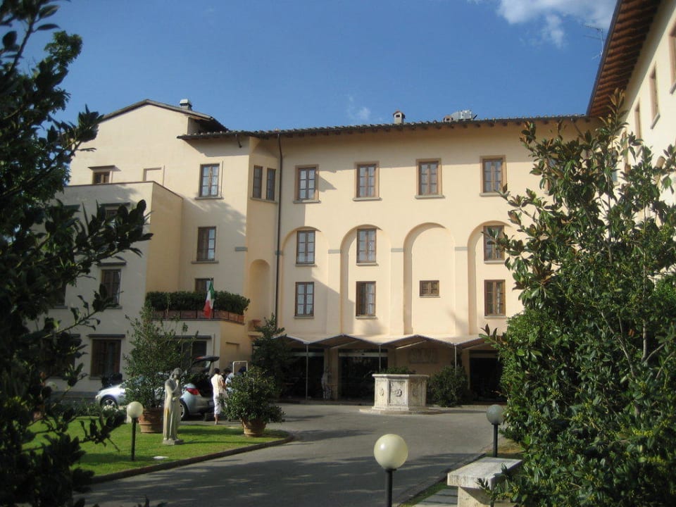 Auffahrt Villa Neroli