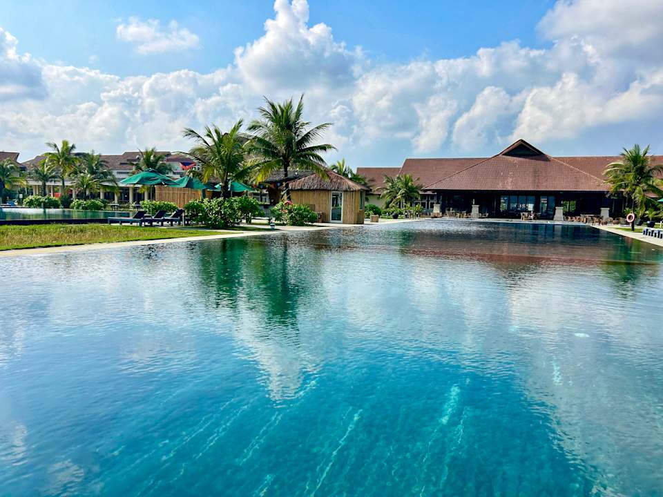 Pool ROBINSON NAM HOI AN