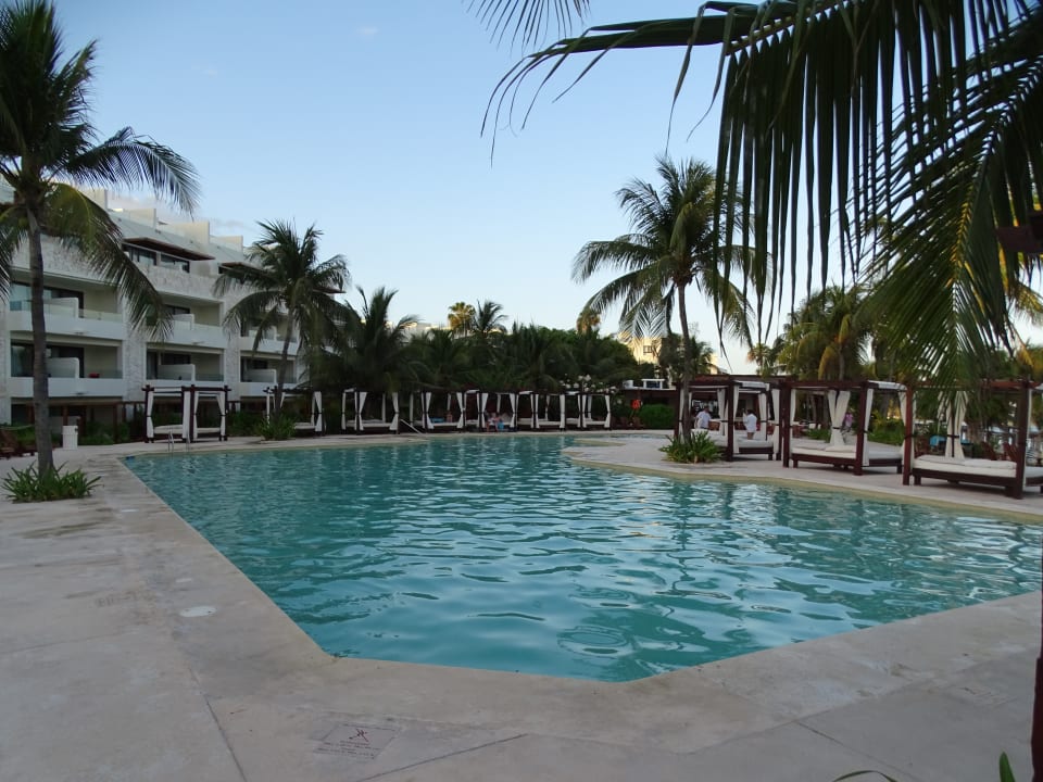 Pool Akumal Bay Beach & Wellness Resort