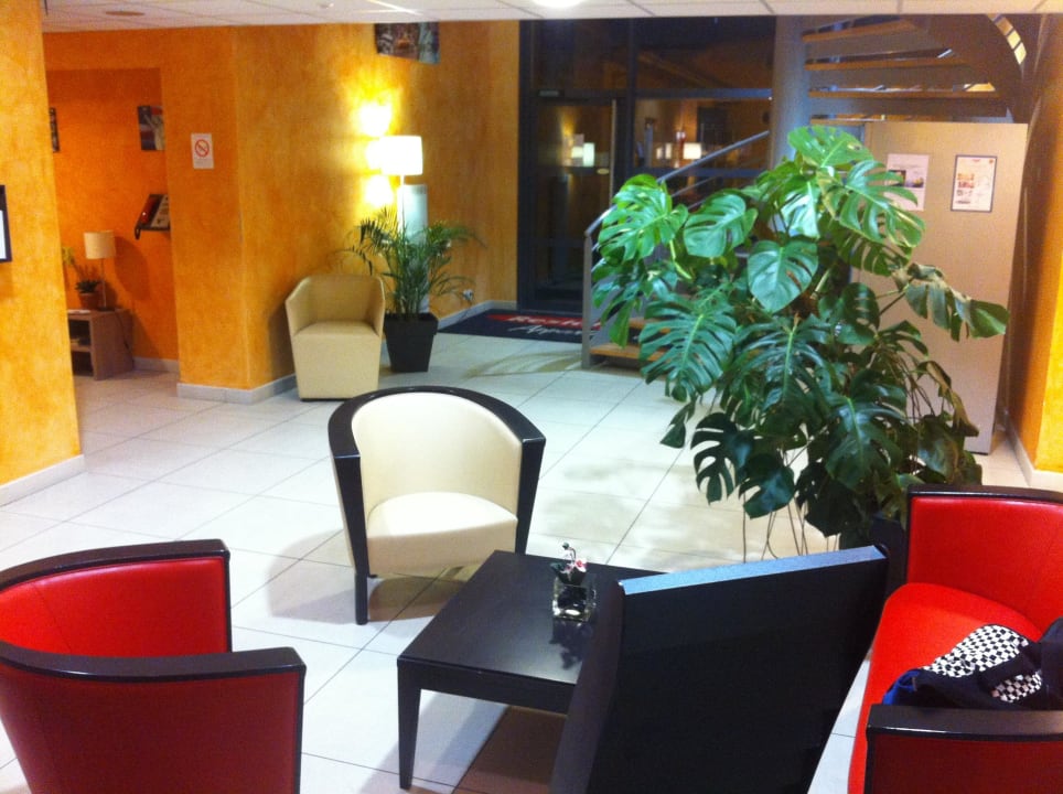 Lobby Hotel Residhome Genève Prévessin Le Carré d'Or