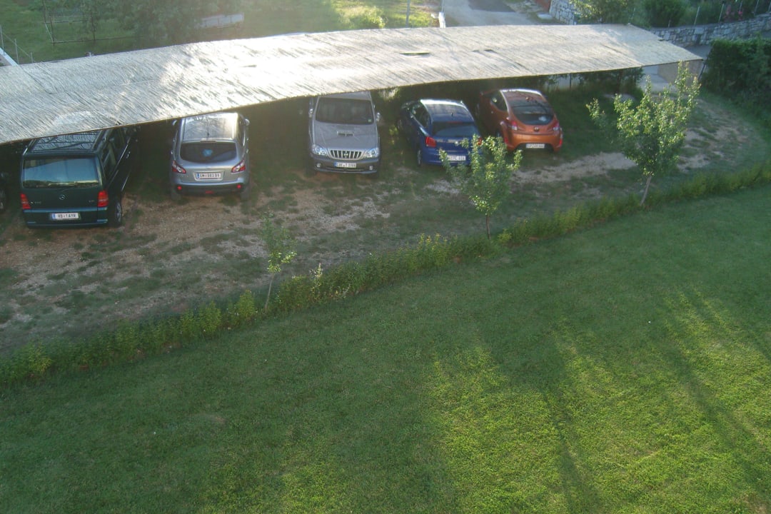 Blick in den Garten Villa Linet