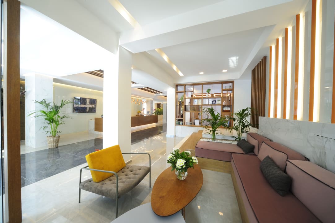 Lobby Atrium Ambiance Hotel