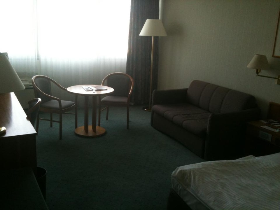 Blick ins Zimmer Leoso Hotel Ludwigshafen