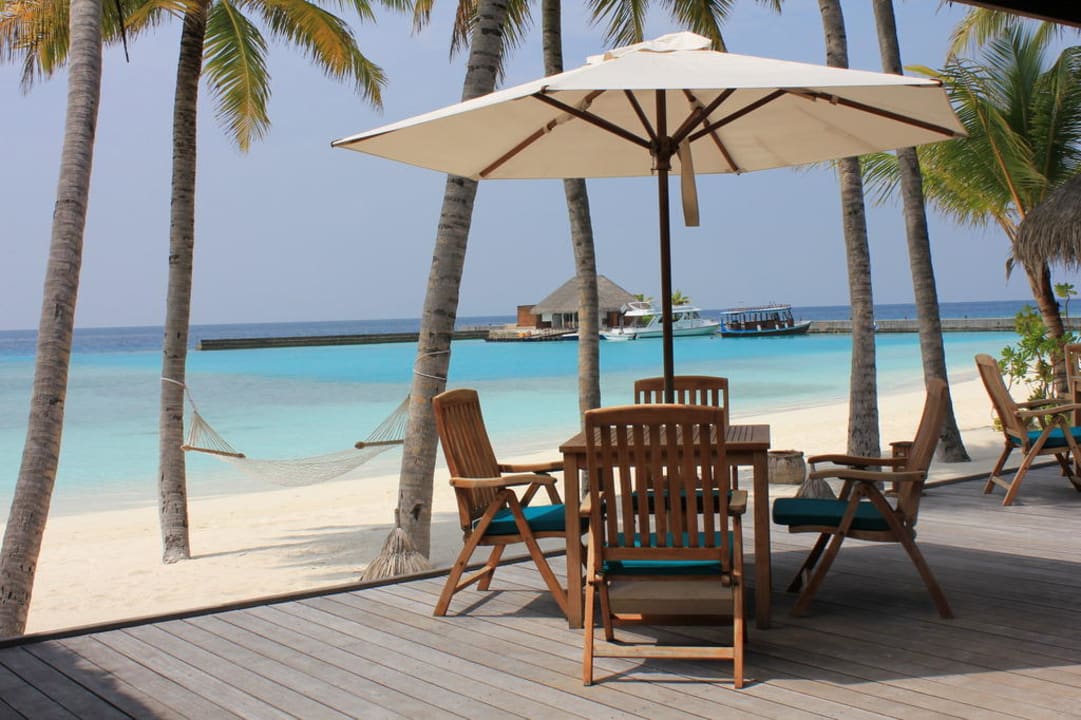 Terrasse von der Bar Veligandu Maldives Resort Island