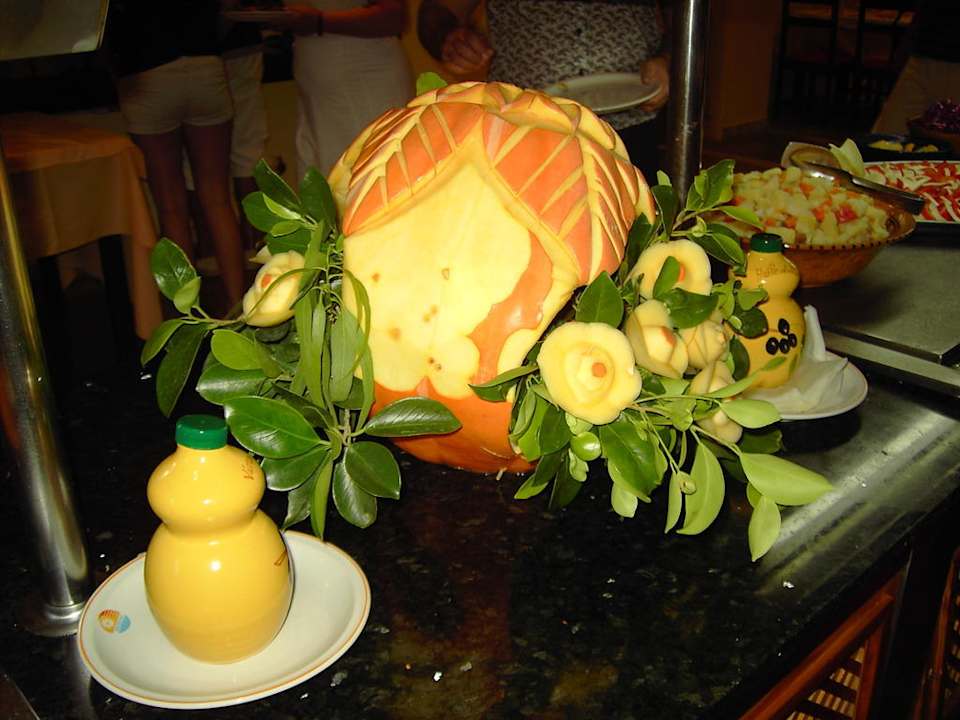 Künstler am Salatbuffet Hotel Nesrine
