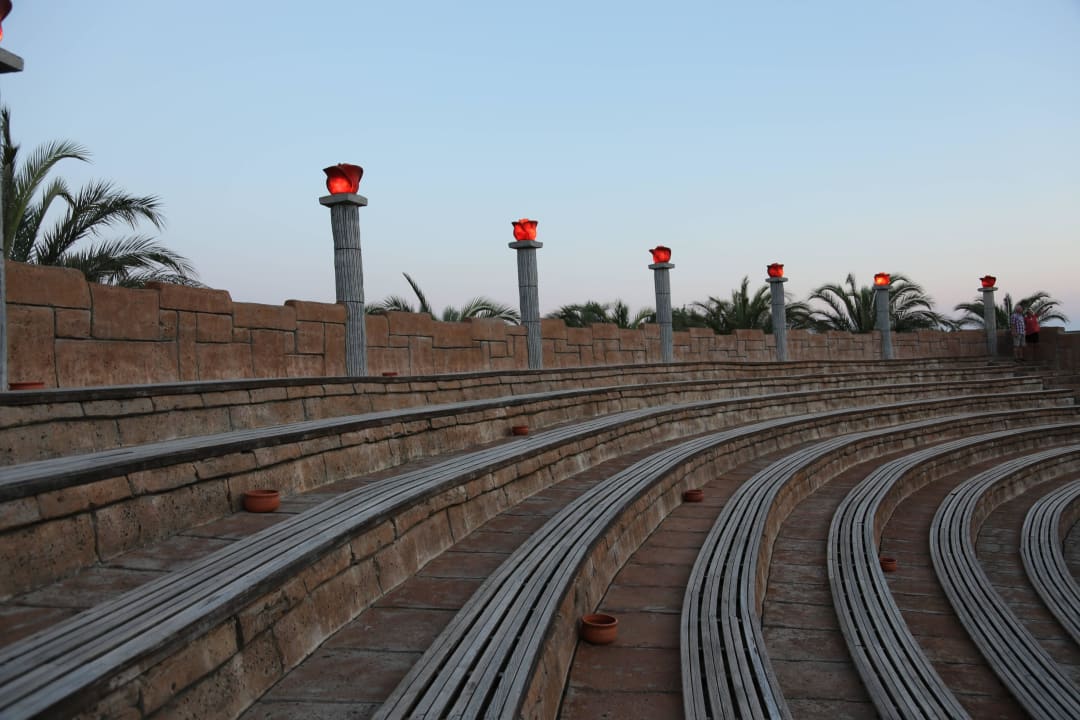 Amphitheater Royal Wings Hotel