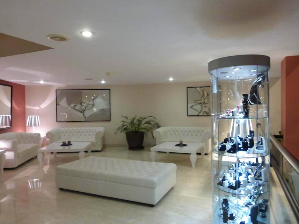 Modern Hipotels La Geria