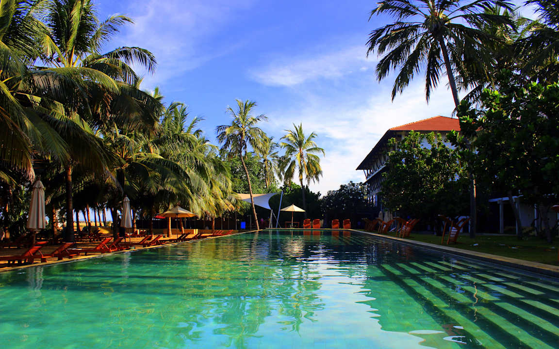 Einer der drei Pools Hotel Jetwing Beach