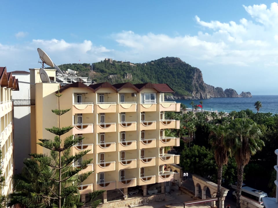 Blick Richtung Burg Hatipoglu Beach Hotel