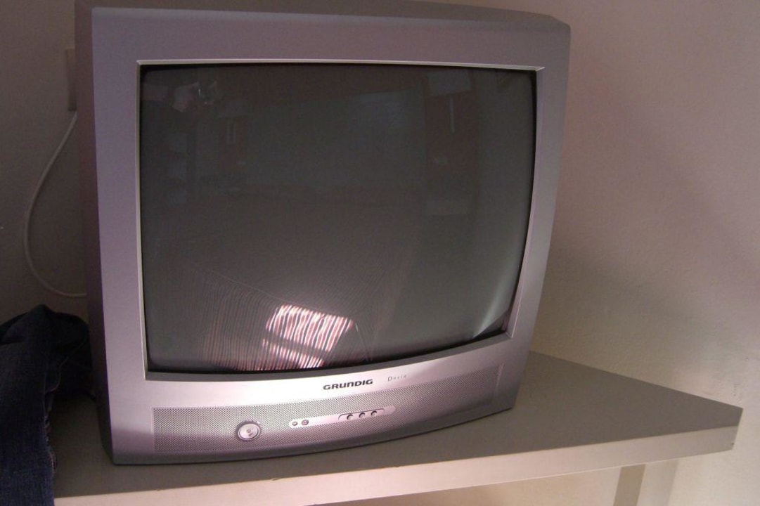 Schlafzimmer: TV-Gerät allsun App.-Hotel Albatros