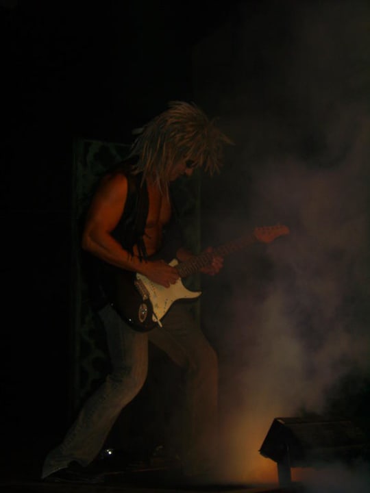 Gitarrist Club Grand Aqua