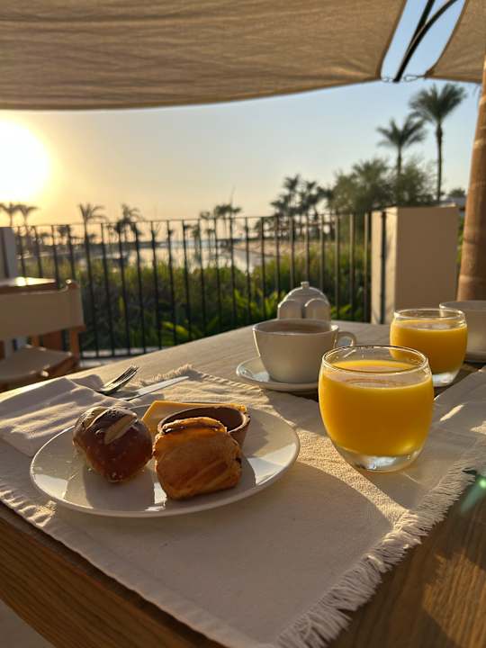 Gastro Serry Beach Resort