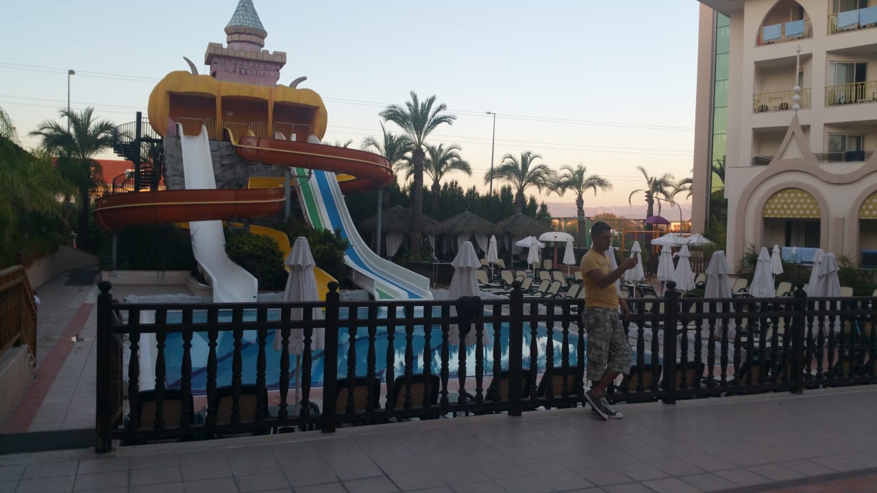 Sport & Freizeit Well Palace Side