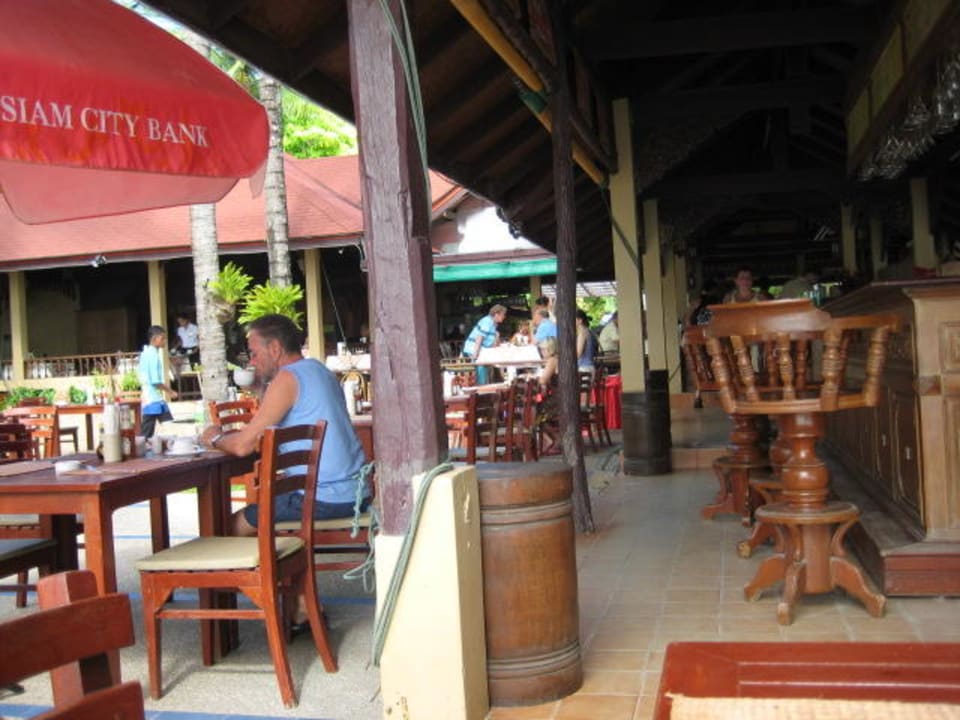 Eine andere Sicht vom Restaurant The Fair House Beach Resort
