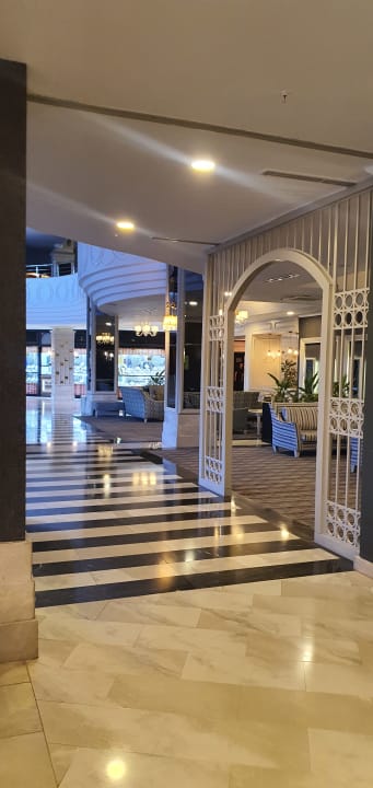 Lobby Bella Resort & Spa