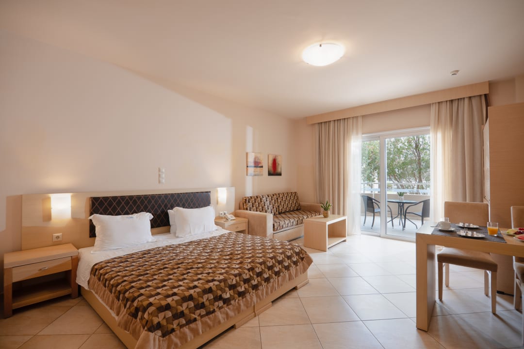 Zimmer Hotel Molos Bay