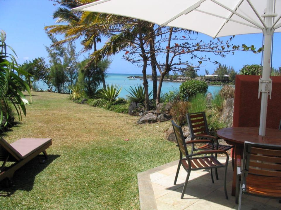 Blick LUX* Grand Gaube Resort & Villas