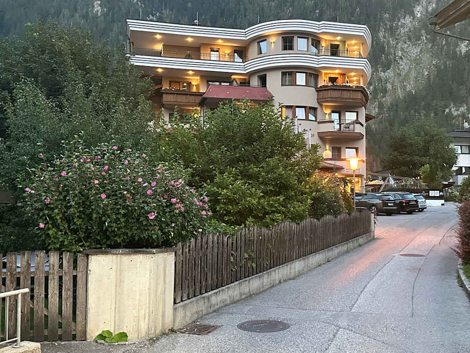 Außenansicht Alpine Hideaway ZILLERTALERHOF