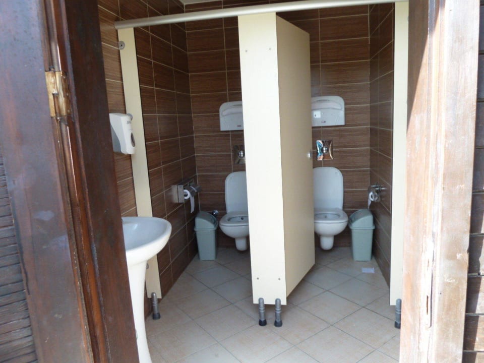 Toiletten am Strand von den Frauen Aydinbey Kings Palace & Spa