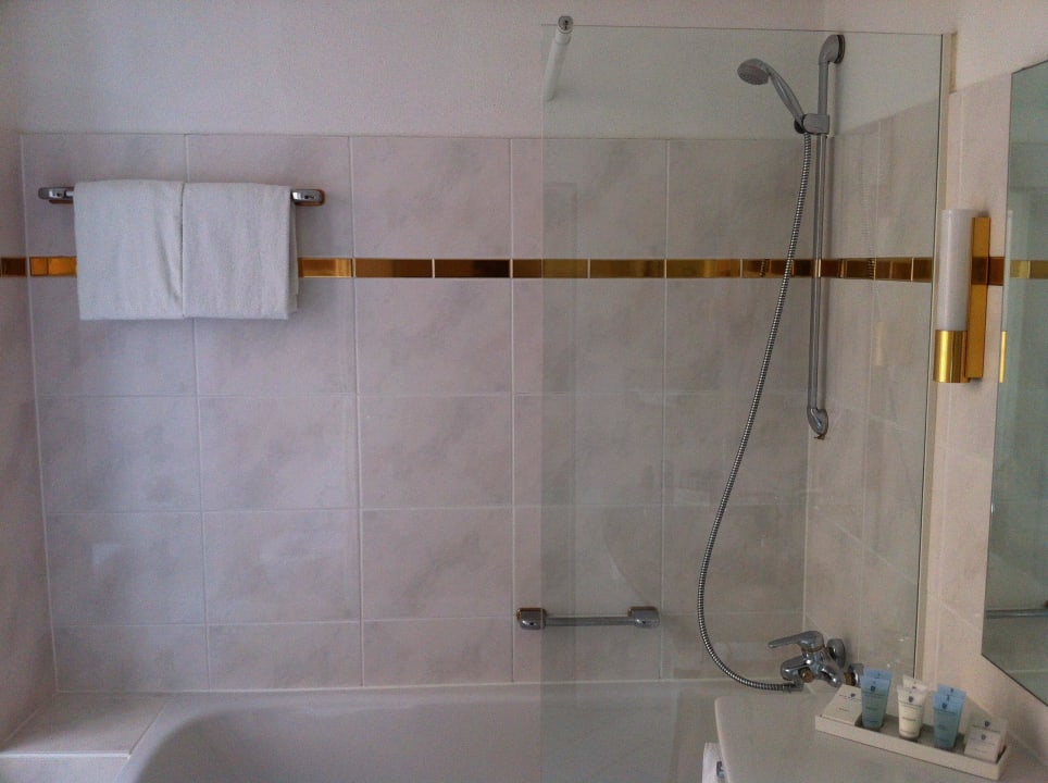 Bad in Zimmer 121 Hotel Reutemann Seegarten