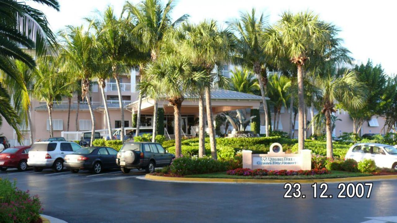 Platz vor dem Hotel Hotel Doubletree Grand Key Resort
