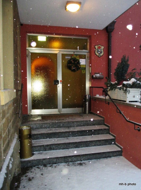 Seiteneingang und Raucherbereich Hotel Rothenburger Hof