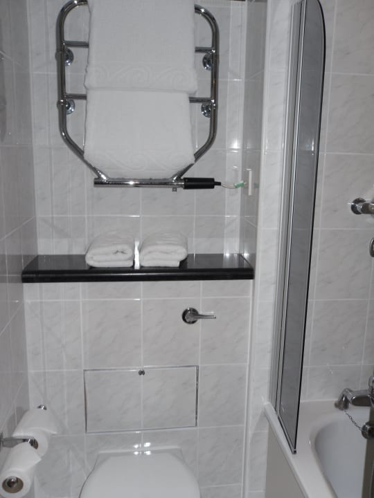 Badezimmer The Tower - A Guoman Hotel