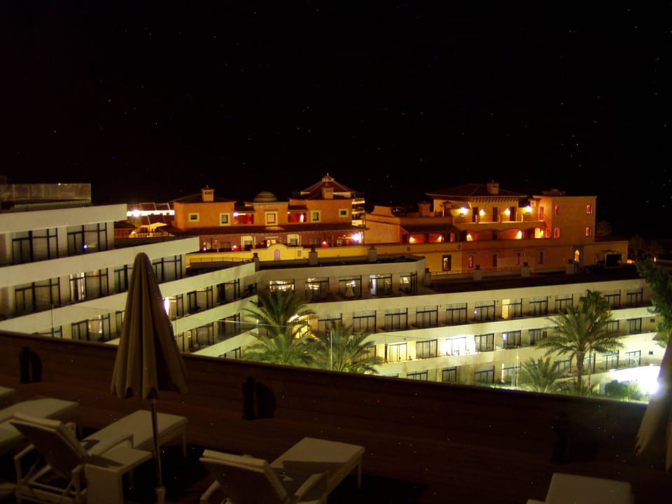 De noche Hotel H10 Conquistador