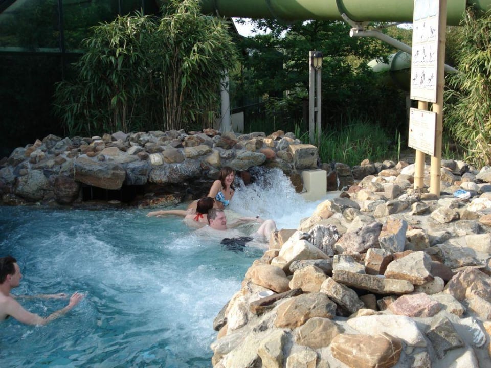 Wild water rafting Center Parcs De Eemhof