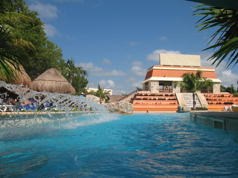 Pool  Iberostar Selection Paraiso Maya Suites