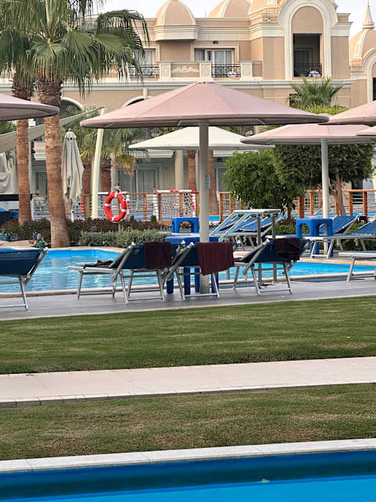 Pool Titanic Royal