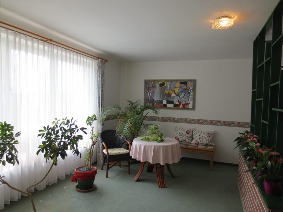 Auf den Weg zu Ihrem Zimmer  Weingut & Landhaus Willi Opitz