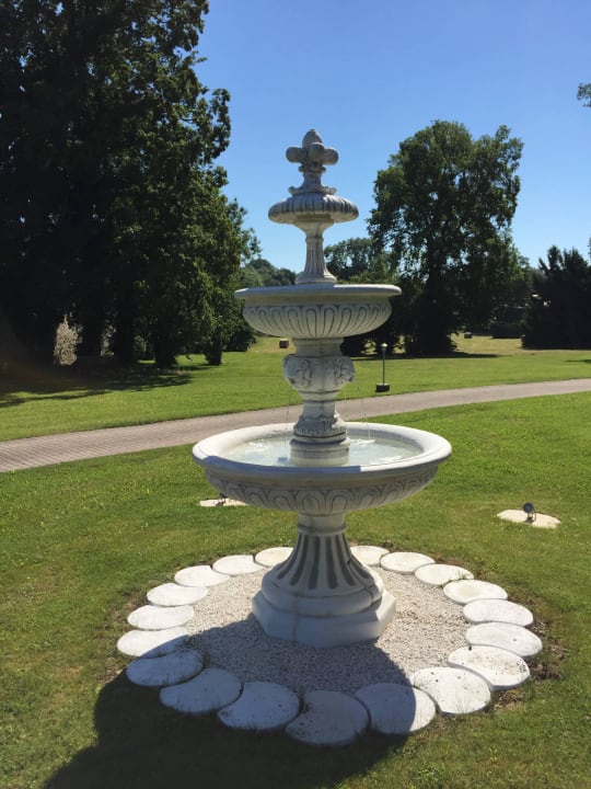 Brunnen Jagdschloß Walkenried -Hotel Residenz Rose-