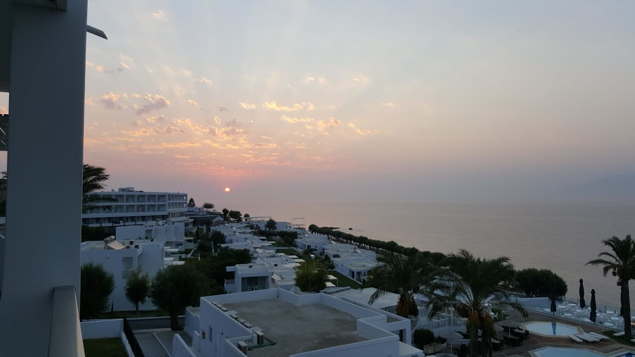 Ausblick von der Juniorsuite Dimitra Beach Hotel & Suites