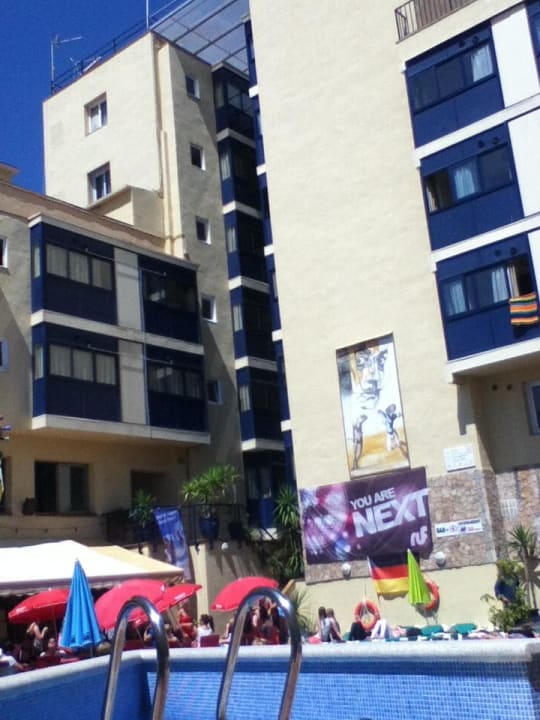 Innenhof am Pool, Blick Zimmer m. Balkon Hotel Caribe Youth Only