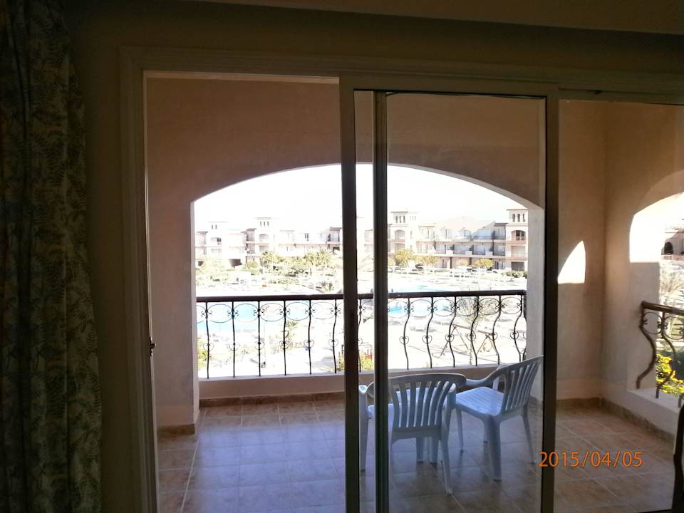 Der Balkon langt zum Tanzen. Pensée Royal Garden Beach Resort