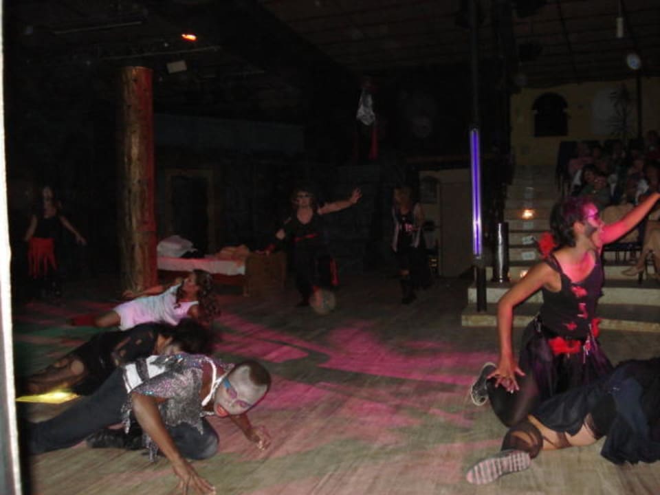 Abendshow Tanz der Vampire Golden Beach Resort