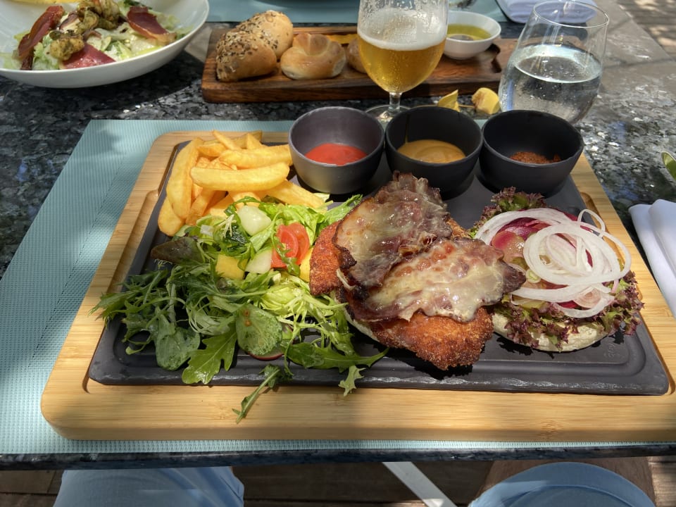 Gastro Outrigger Maldives Maafushivaru Resort